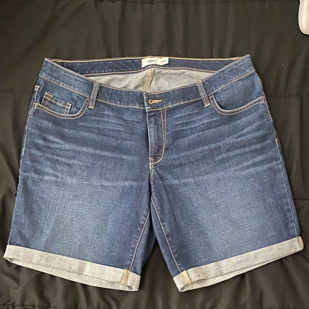 OLD NAVY Denim Shorts - Size 18 (Never Worn)